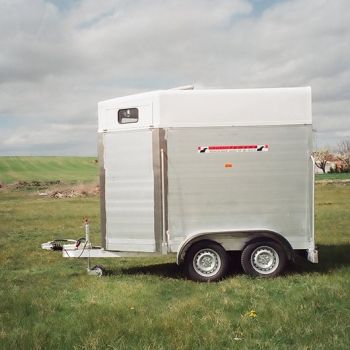 Remolque en madera finlandesa y aluminio integral
